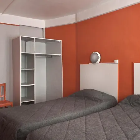 Du Commerce Hotel 3*